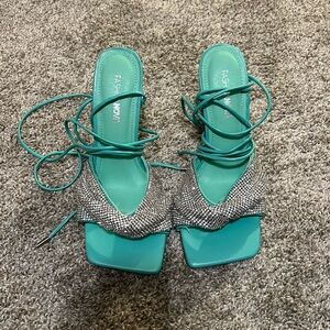 I new turquoise heels